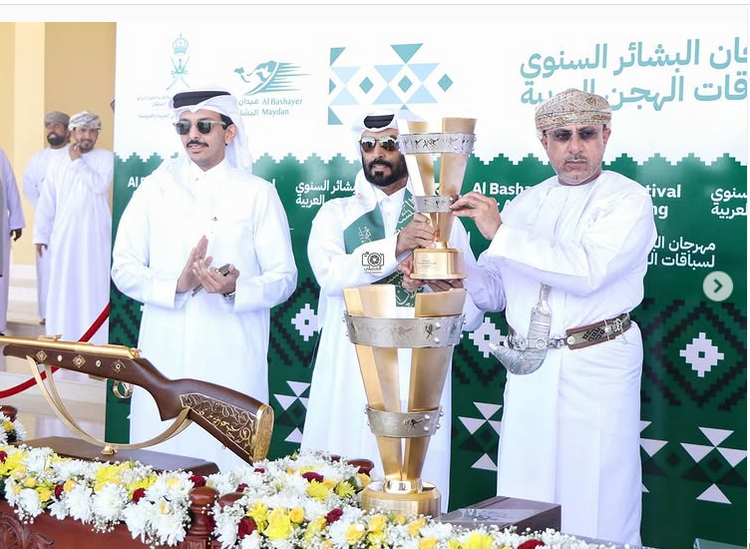 بمهرجان البشائر السنوي الثامن.. هجن أم الزبار تتوج بكأس الجذاع بكار